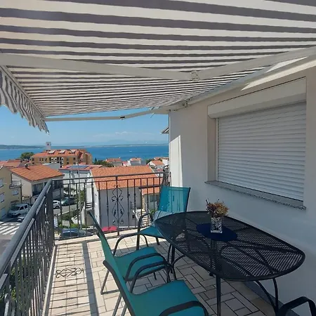 Mt Sun 115 App 2 דירה